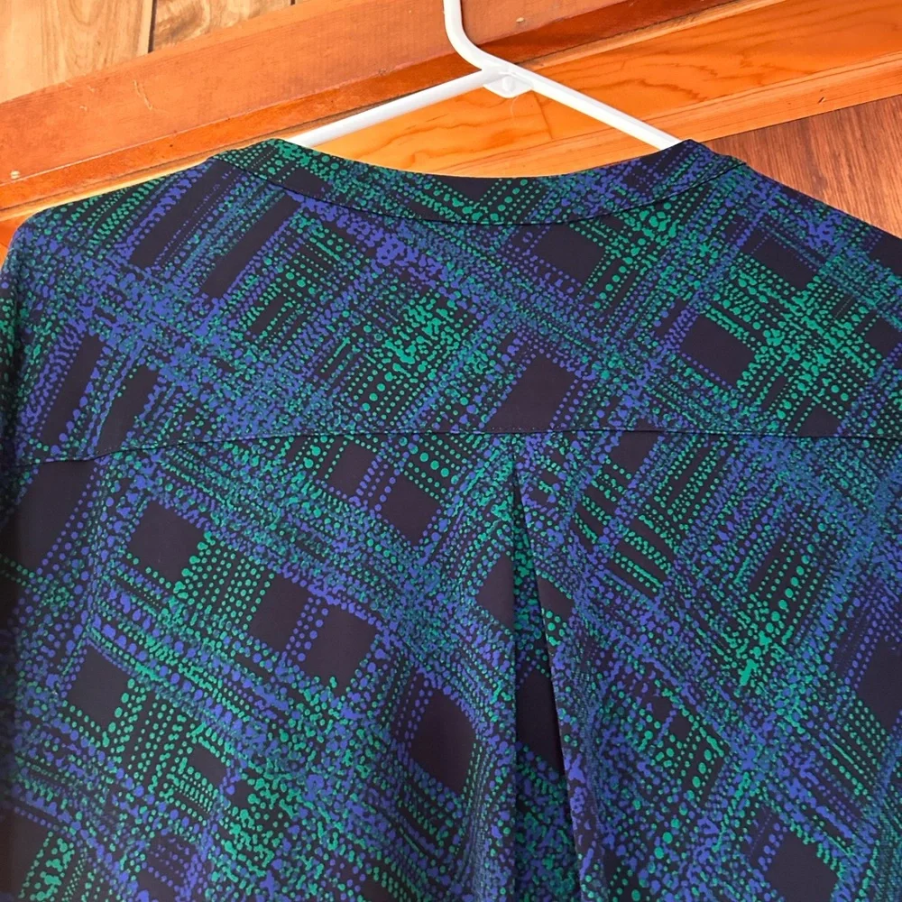 Susan Graver Green and Blue Patterned Top Bell Sleeves and Zipper Front Pockets - Picture 5 of 7